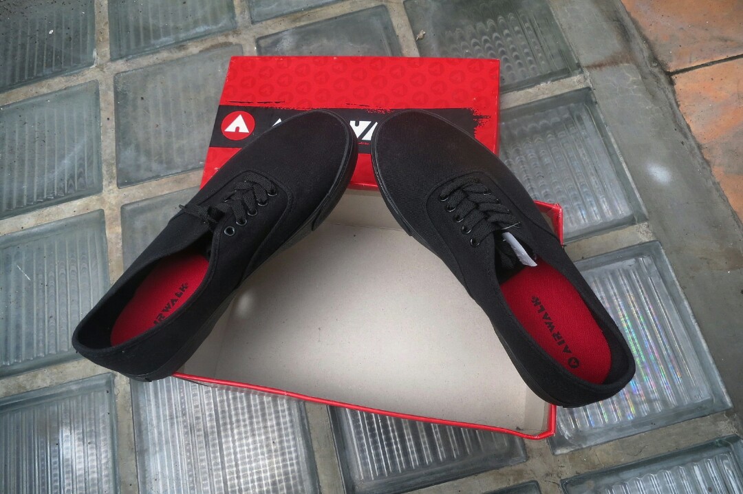 Sepatu Airwalk Mirip Vans Fesyen Pria Sepatu Lainnya Di Carousell