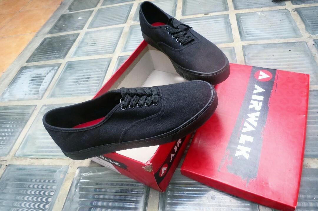Sepatu Airwalk Mirip Vans Fesyen Pria Sepatu Lainnya Di Carousell