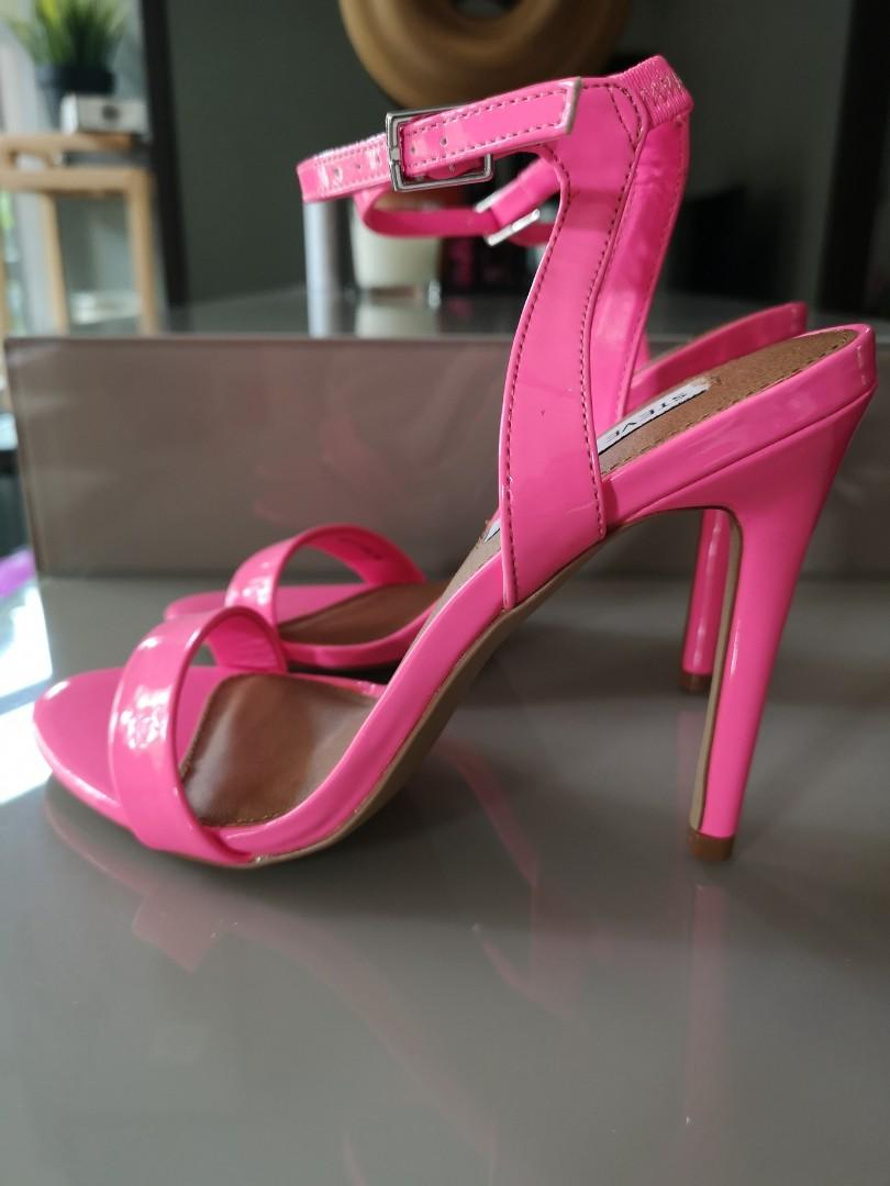 magenta stilettos