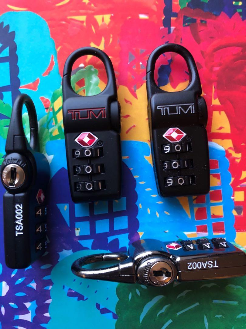 Tumi store lock set
