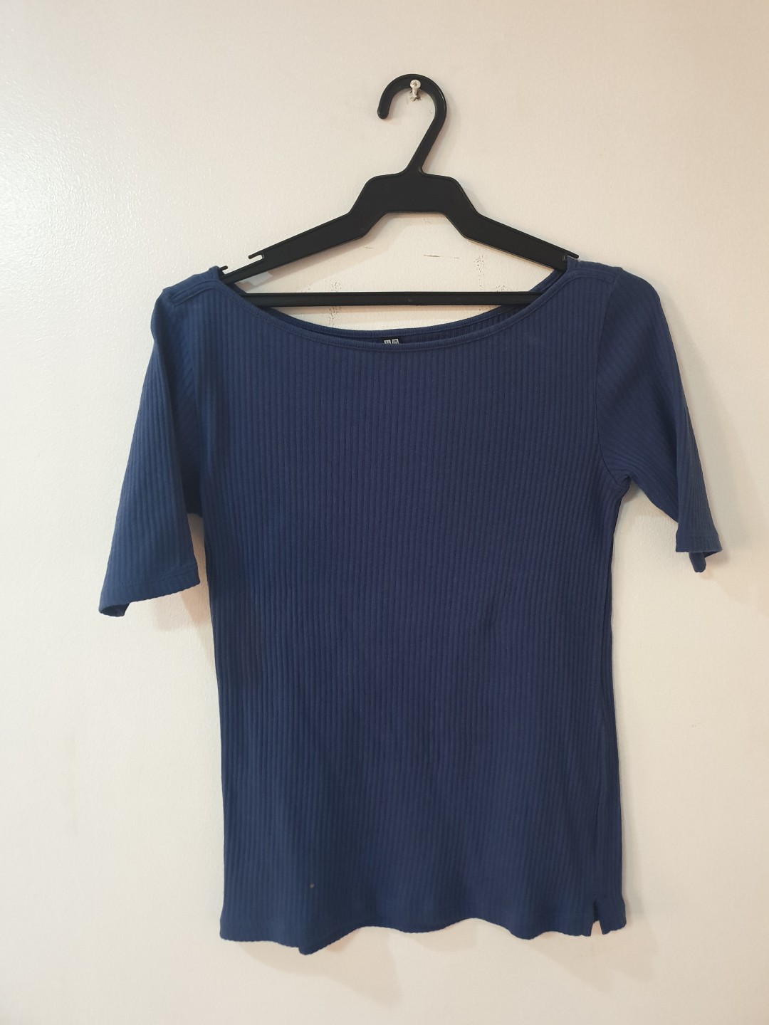 Uniqlo Ribbed Boat Neck Top, Women's Fashion, Tops, Sleeveless on Carousell
