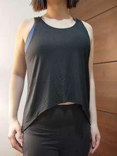 adidas 女生黑色時尚運動背心 M