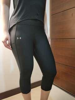 Under Armour 黑色跑步排汗7分褲 L