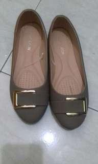 Sepatu wanita