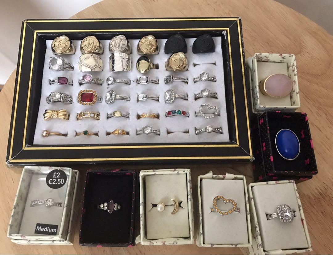 戒指 💍 Ring （分類：手鍊）位於 Hong Kong。 由 ymmhui 提交（商品編號 220878747，圖片 1）。簡介： 出口歐美戒指辦貨 - 大量- 每款一只 單只$30 5 只 $100 Ring - stock sample - export to USA and Europe, good quality $30/pc $100 for 5 pcs。