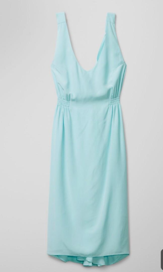 New with tags ARITZIA - Babaton Denton dress in size xxs., Women's Fashion,  Clothes on Carousell