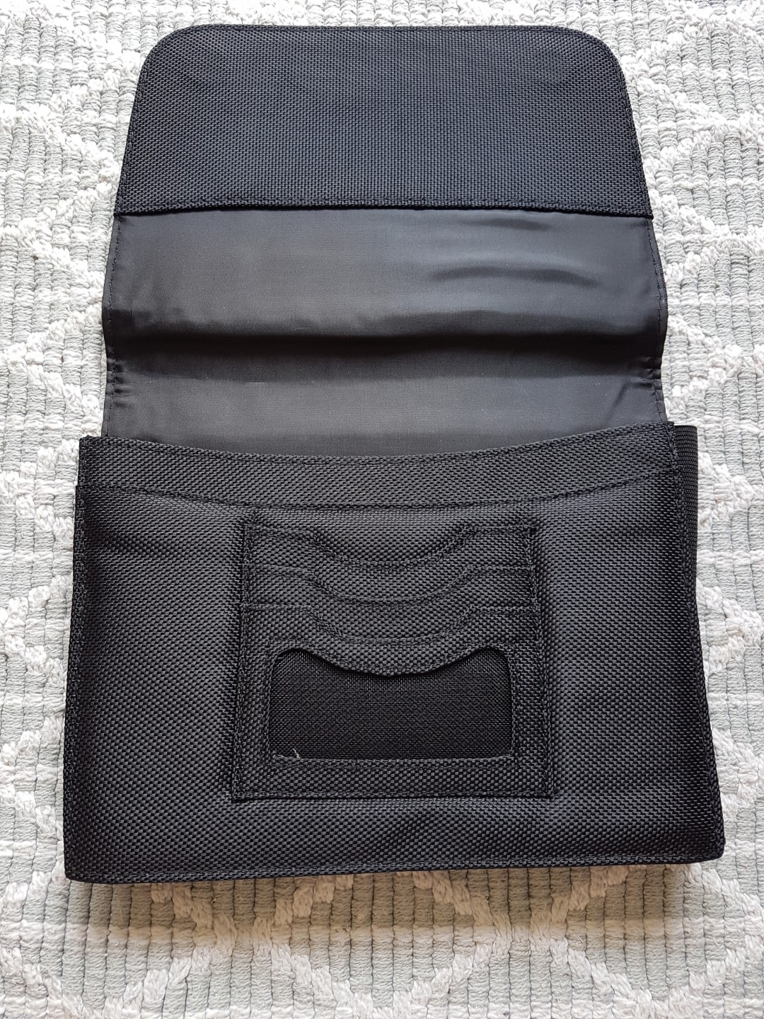 Audi top document holder