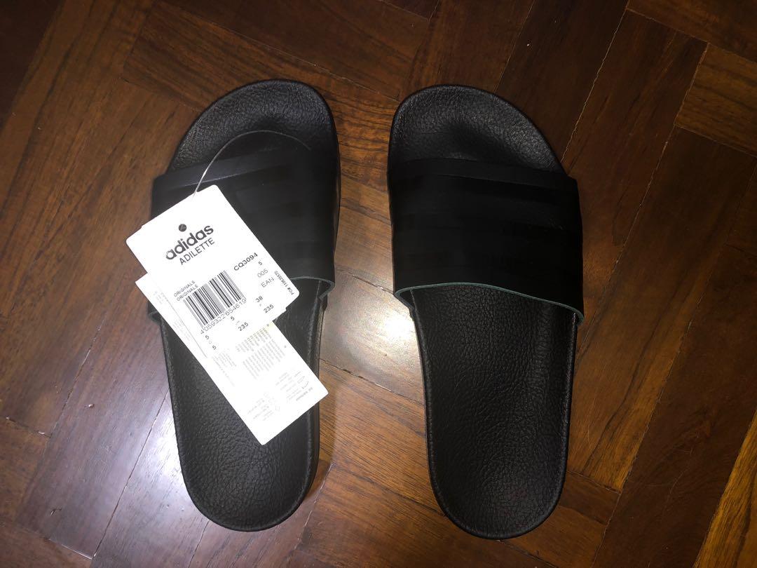 adidas originals adilette sliders in black cq3094