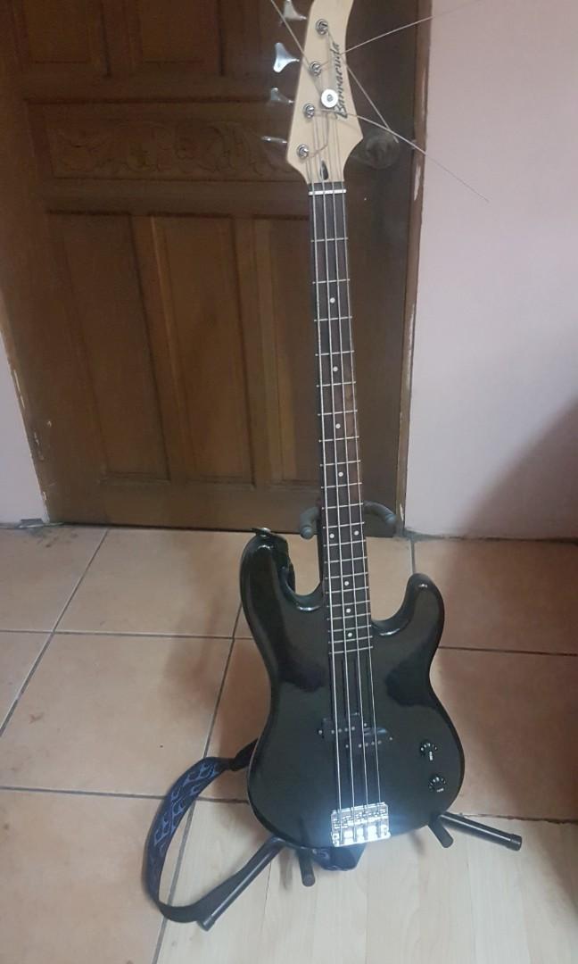 Barracuda 4 string Bass Guitar Hobbies Toys Music Media CDs