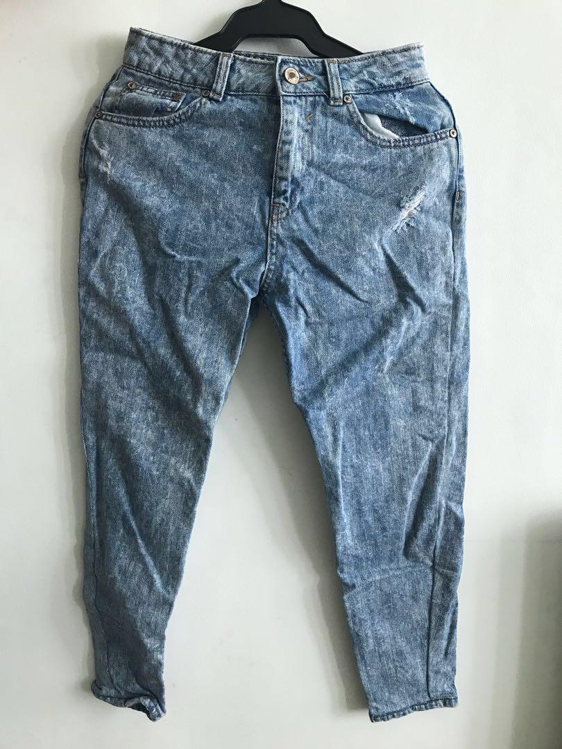 girlfriend jeans bershka