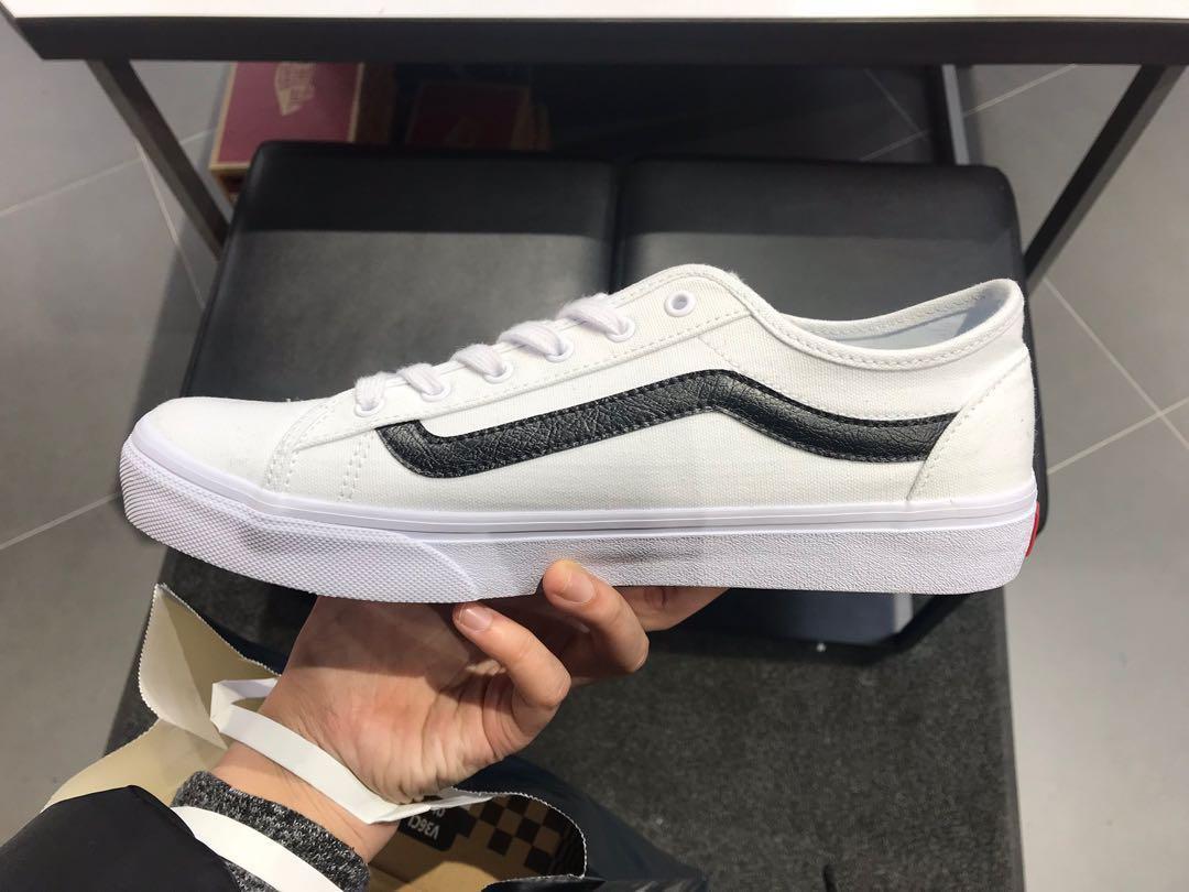 BNIB Vans V431 Poston White Black