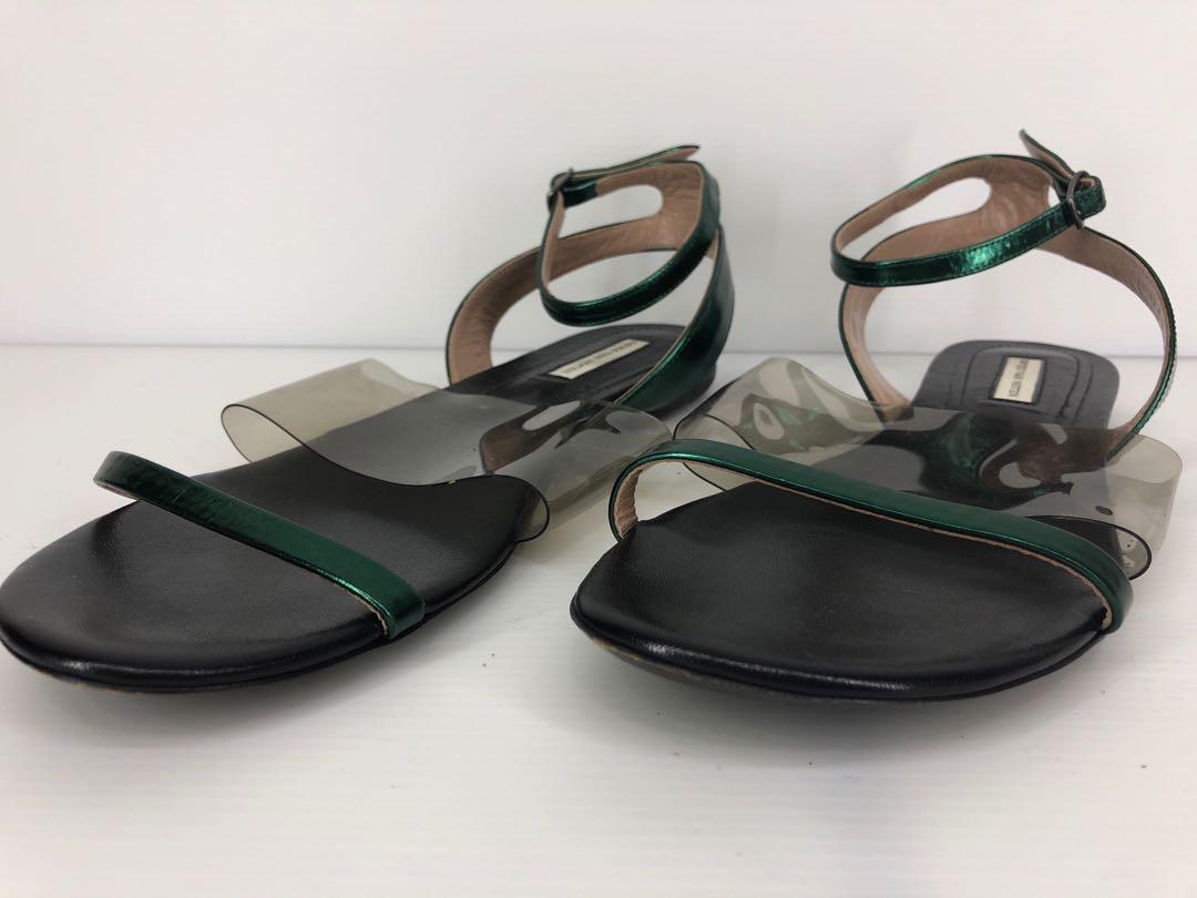 sandals van centre
