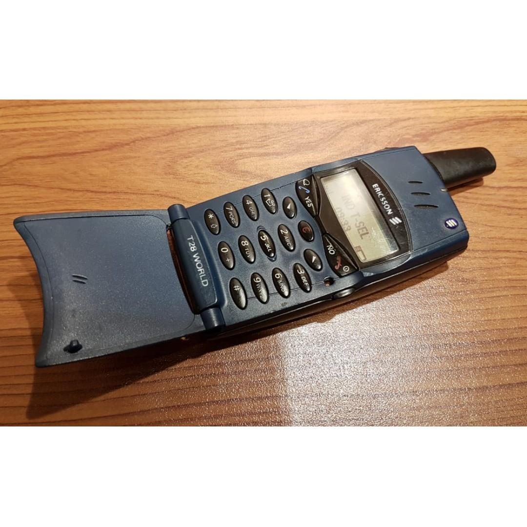 Ericsson T28 T28s World Handphone Jadul Lipat & Antena Original Not T20 or  T29 or T39 or T100, Telepon Seluler & Tablet, Lainnya di Carousell