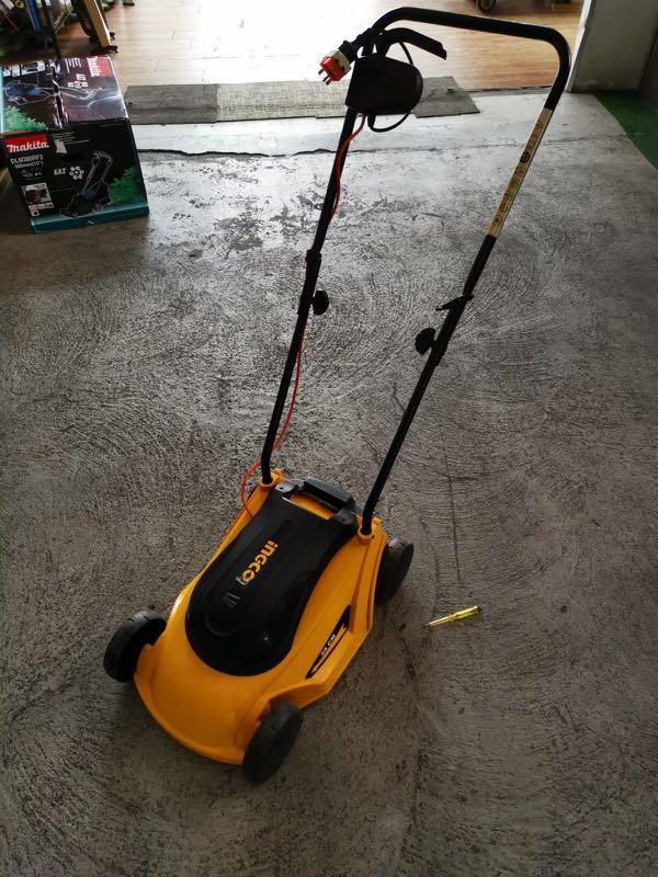 Grass cutter for sale, Furniture & Home Living, Gardening, Grass Mowers