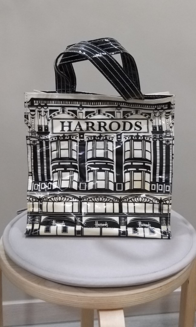 Harrods Lunch bag, Women's Fashion, Bags & Wallets, Tote Bags on Carousell