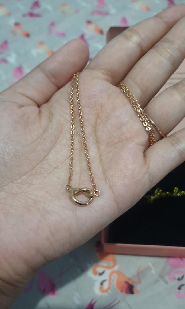 My loulourose rose gold necklace 16.8k Barang Mewah Aksesoris di