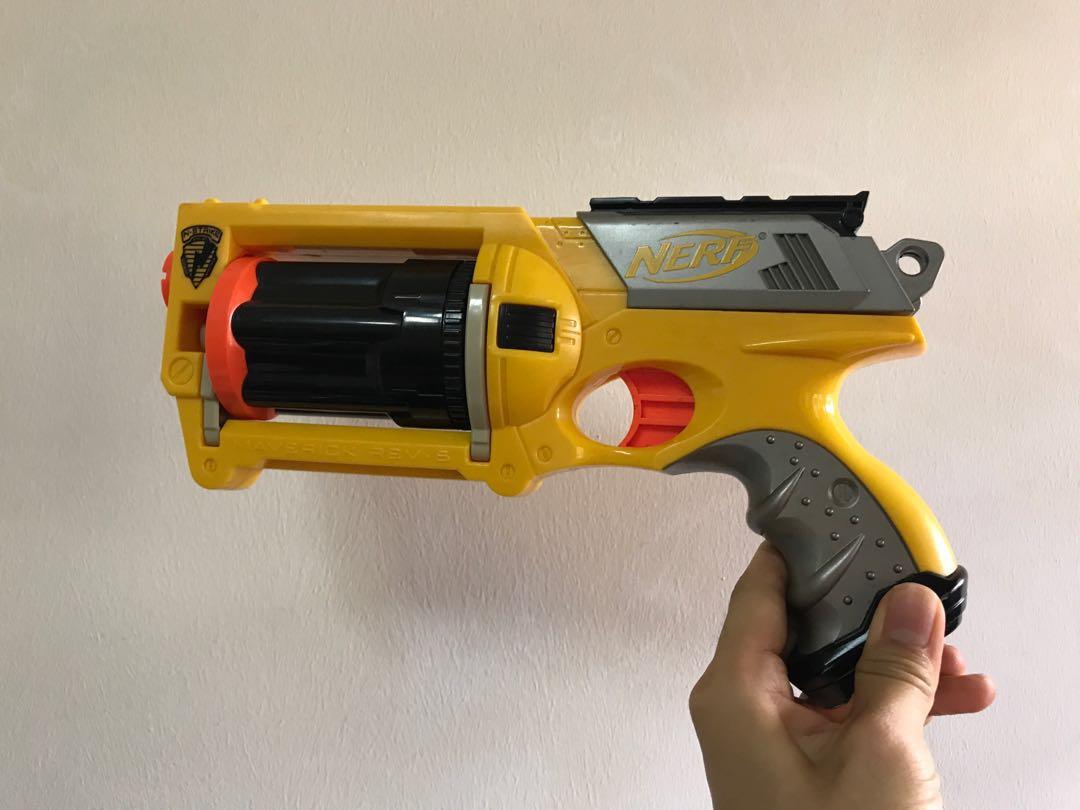 Nerf gun (Category: Action & Battle Toys) located in Singapore. Submitted by bstdeal (Listing ID 174690169, Image 1). Description: Used nerf gun with 6 bullets. Willing to nego!.