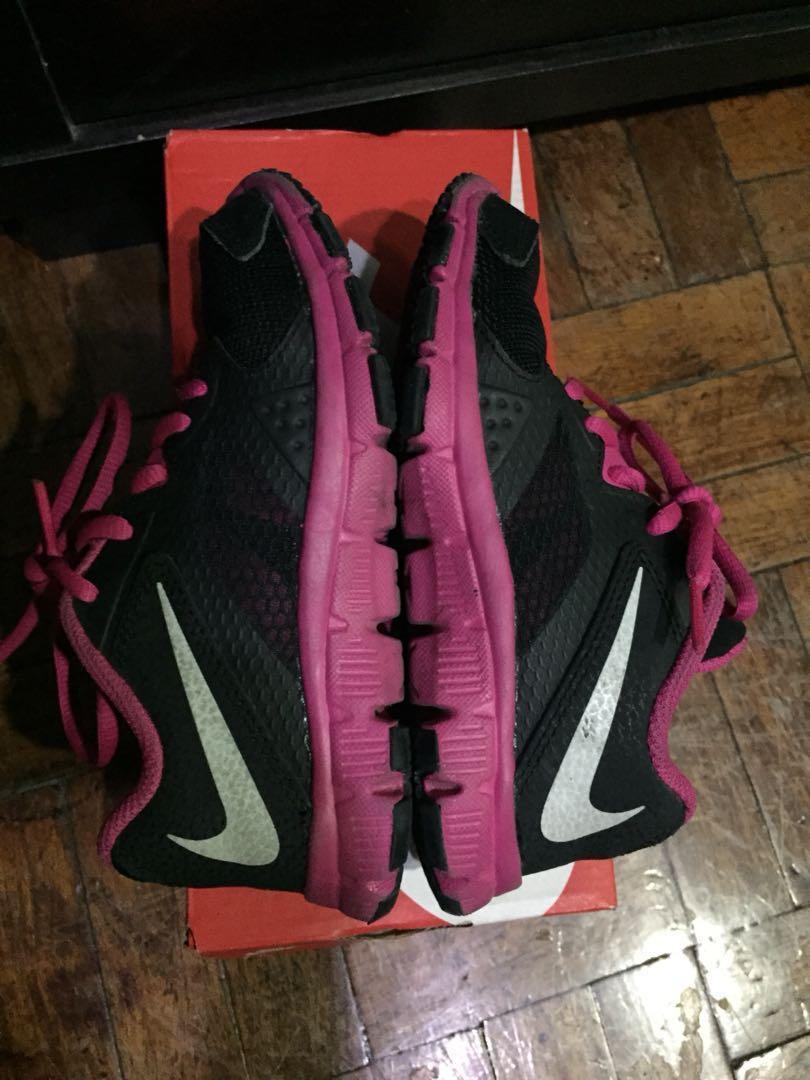 Nike kids for girls (Category: Babies & Kids Fashion) located in Makati City. Submitted by abygi88 (Listing ID 168941289, Image 1). Description: Almost new very good condition Bought in SG.