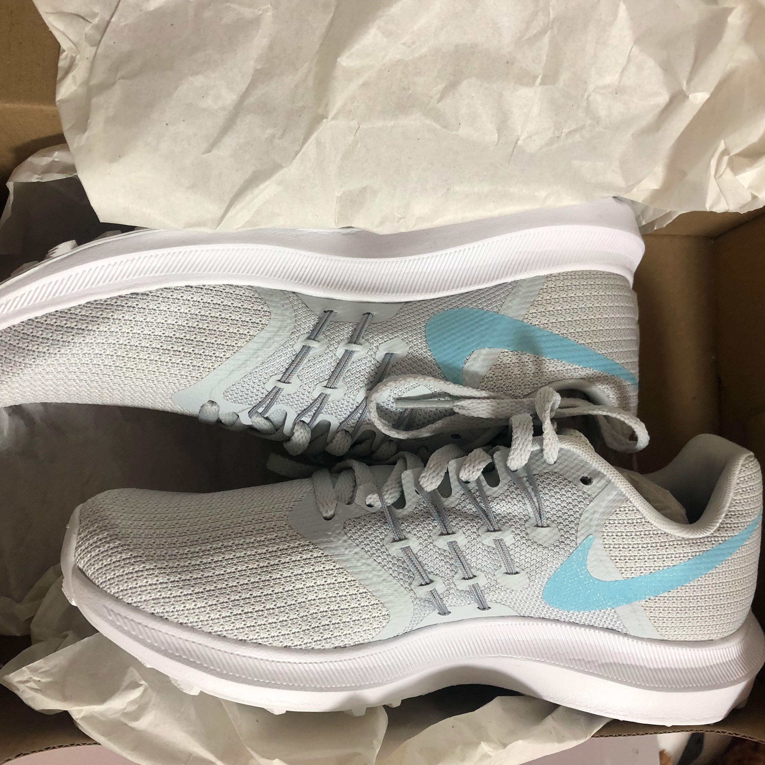 🌸✨Nike run swift grey w glittery blue 