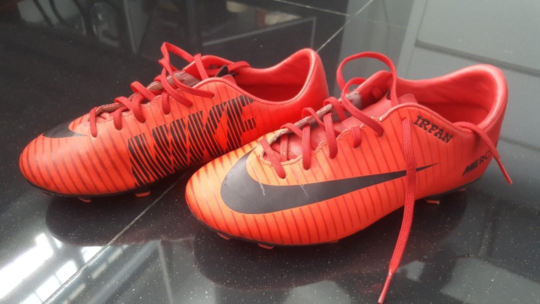 Nike Soccer Boots, Men's Fashion, Footwear, Boots on Carousell