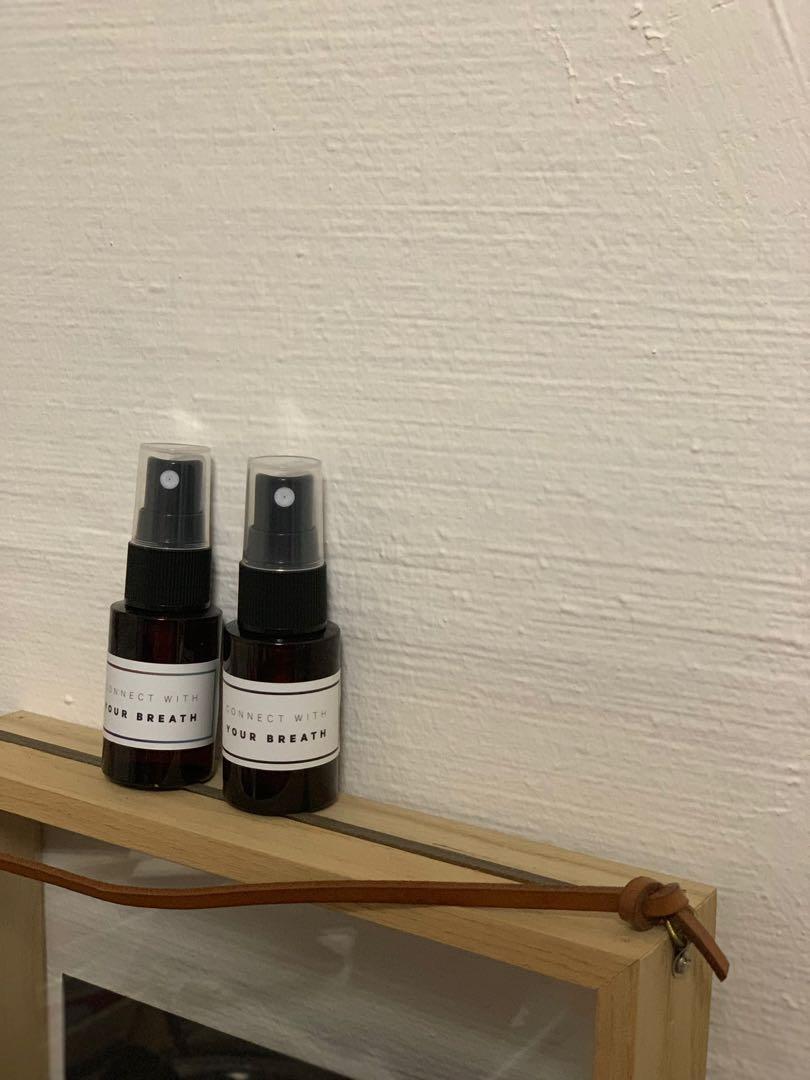 refresh EO blend (Category: Body Care) located in Singapore. Submitted by odd_hepharas (Listing ID 220807027, Image 1). Description: made to order: a perk-me-up blend to bring energy to your daily life. use it before you step on the mat, after class, as perfume, moisturiser or at any time when you feel the need to destress and relax. i teach yoga and my students feedback that they love this. base: almond oil essential oils (EO): spearmint, pine, 