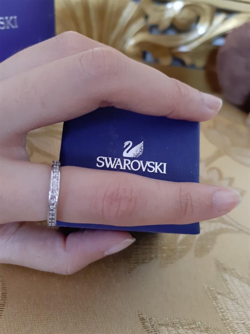 swarovski-ring-women-s-fashion-jewelry-organisers-necklaces-on