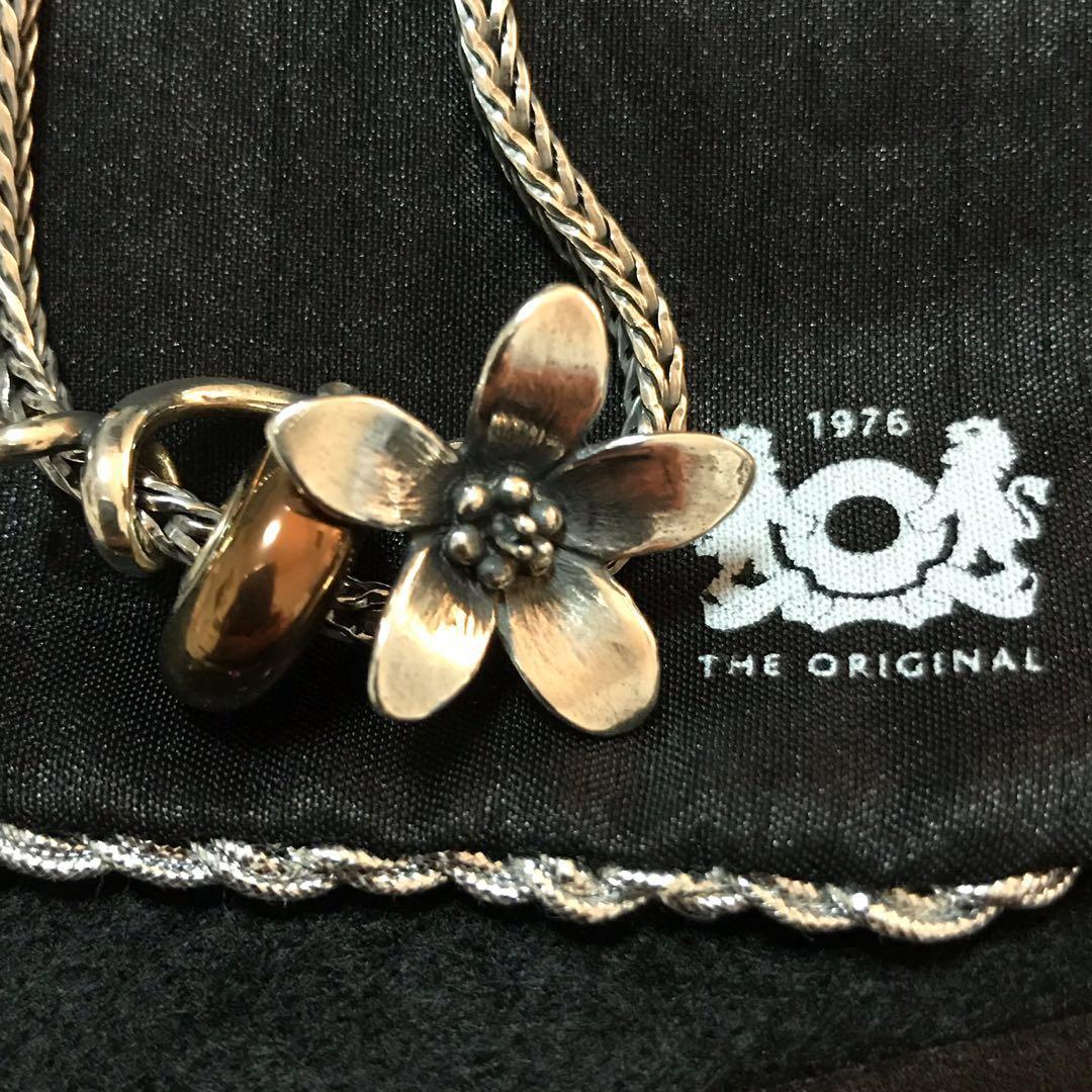 Troll top anemone pendant