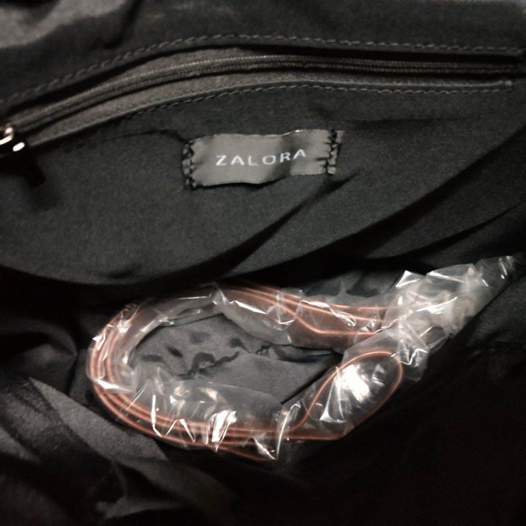 Zalora Messenger Bag (Category: Sling Bags) located in Taguig. Submitted by romms113 (Listing ID 220787791, Image 3). Description: .