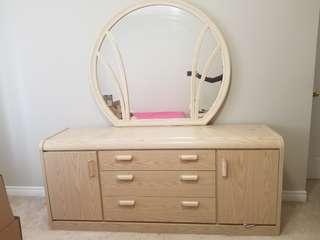 Queen Bedroom Set (Sold individually or as set) Queen Bedroom Set (Sold individually or as set)