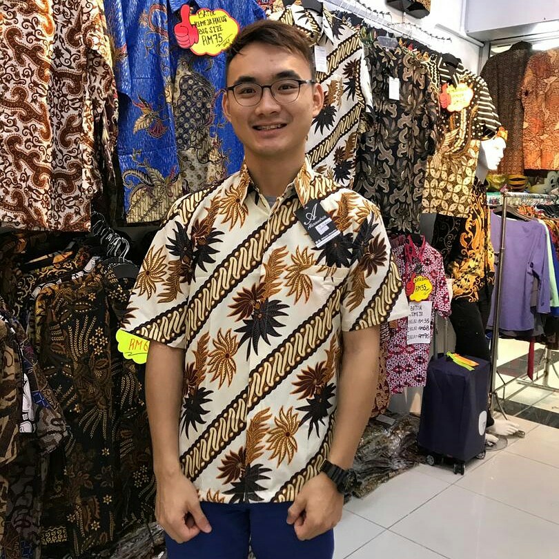 Batik halus kemeja, Menu0027s Fashion, Clothes, Tops on Carousell
