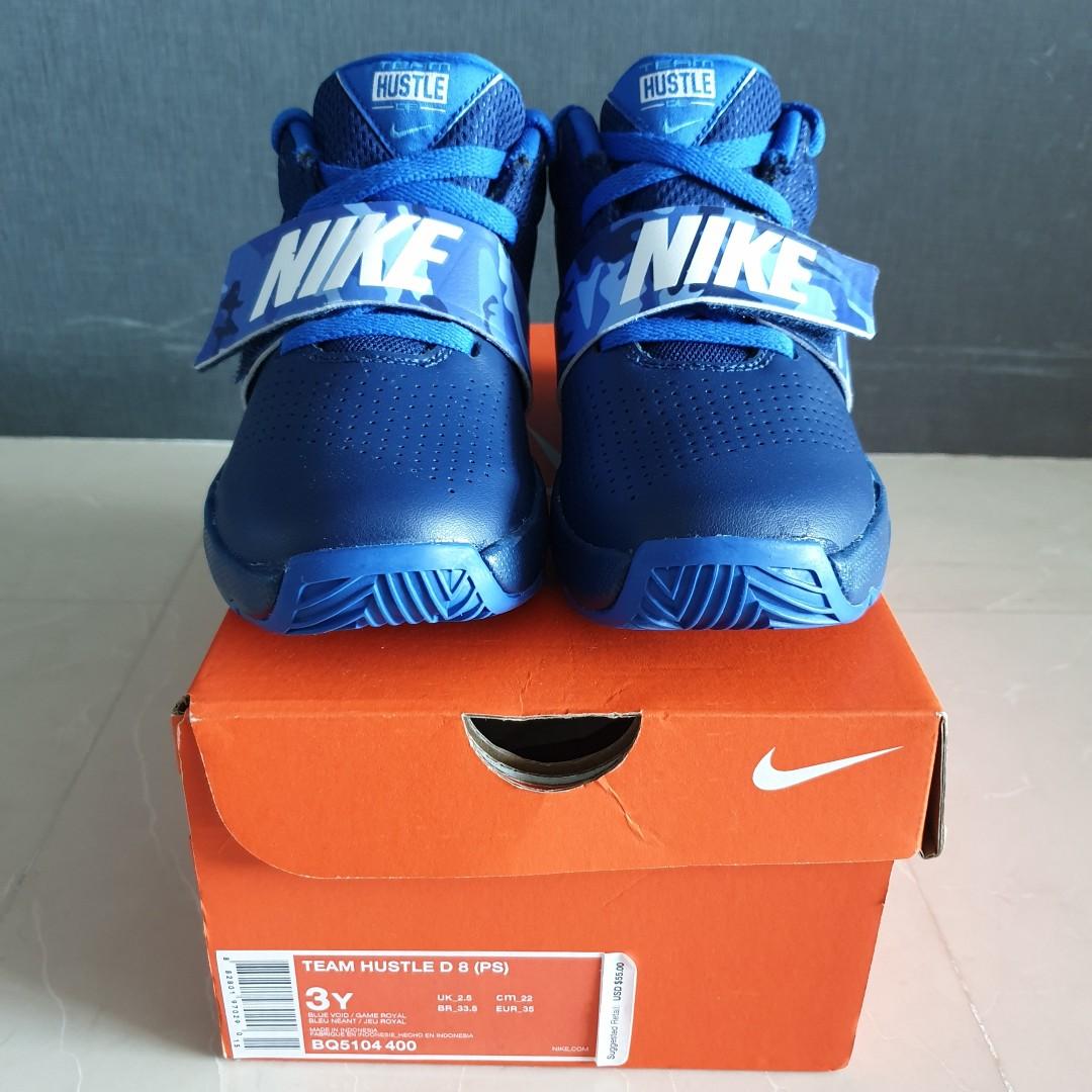 BNIB Genuine Nike Boys 3Y Basketball Shoe Team Hustle Blue Camo