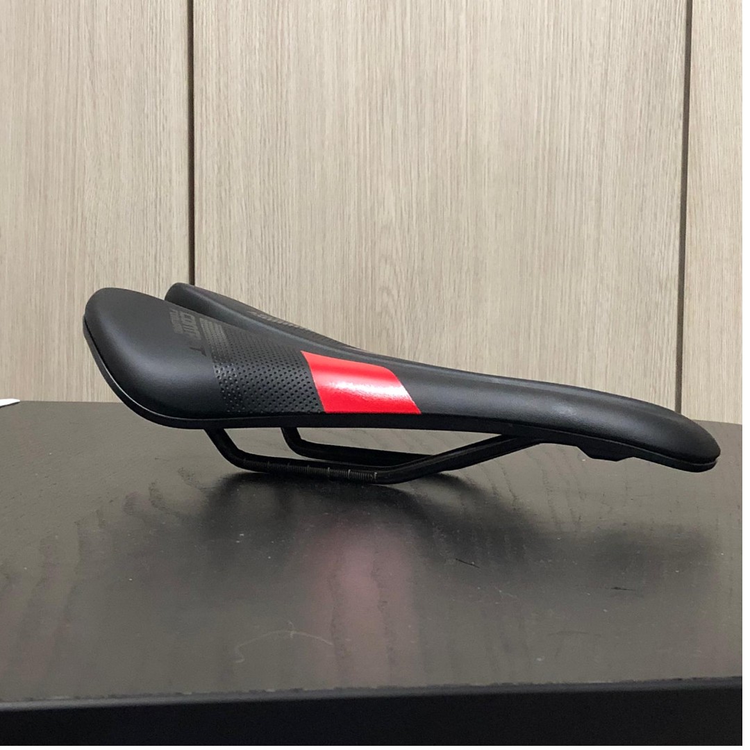 giant forward saddle