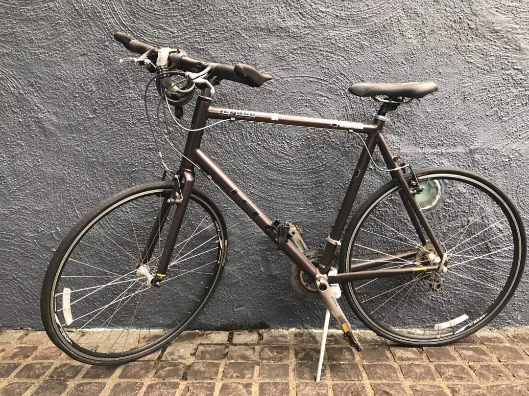 Gt hybrid hotsell bike mens