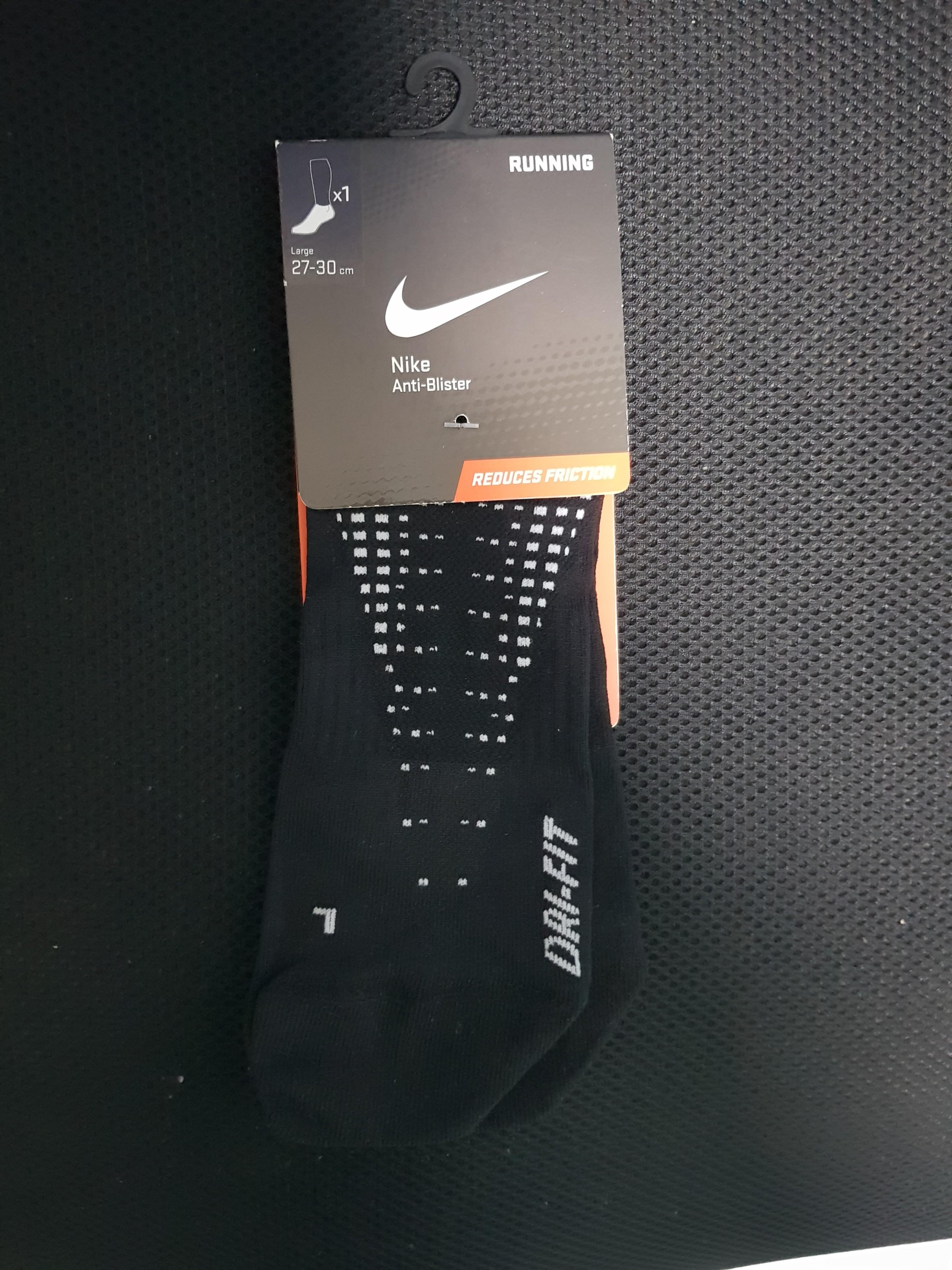 Aceptado Inyección servir Nike Anti-Blister Socks, Men's Fashion, Watches & Accessories, Socks on  Carousell