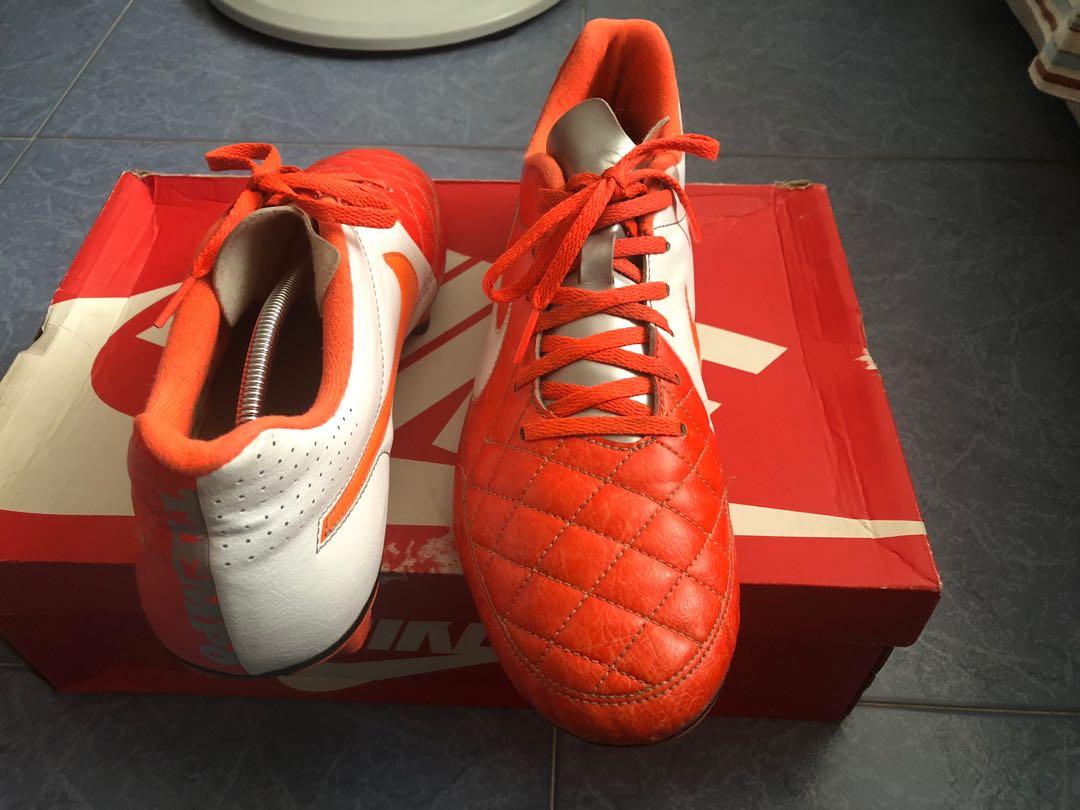 nike tiempo size 11