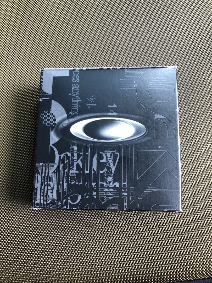 Oakley Strap Kit (Original), Sports Equipment, Bicycles & Parts, Parts