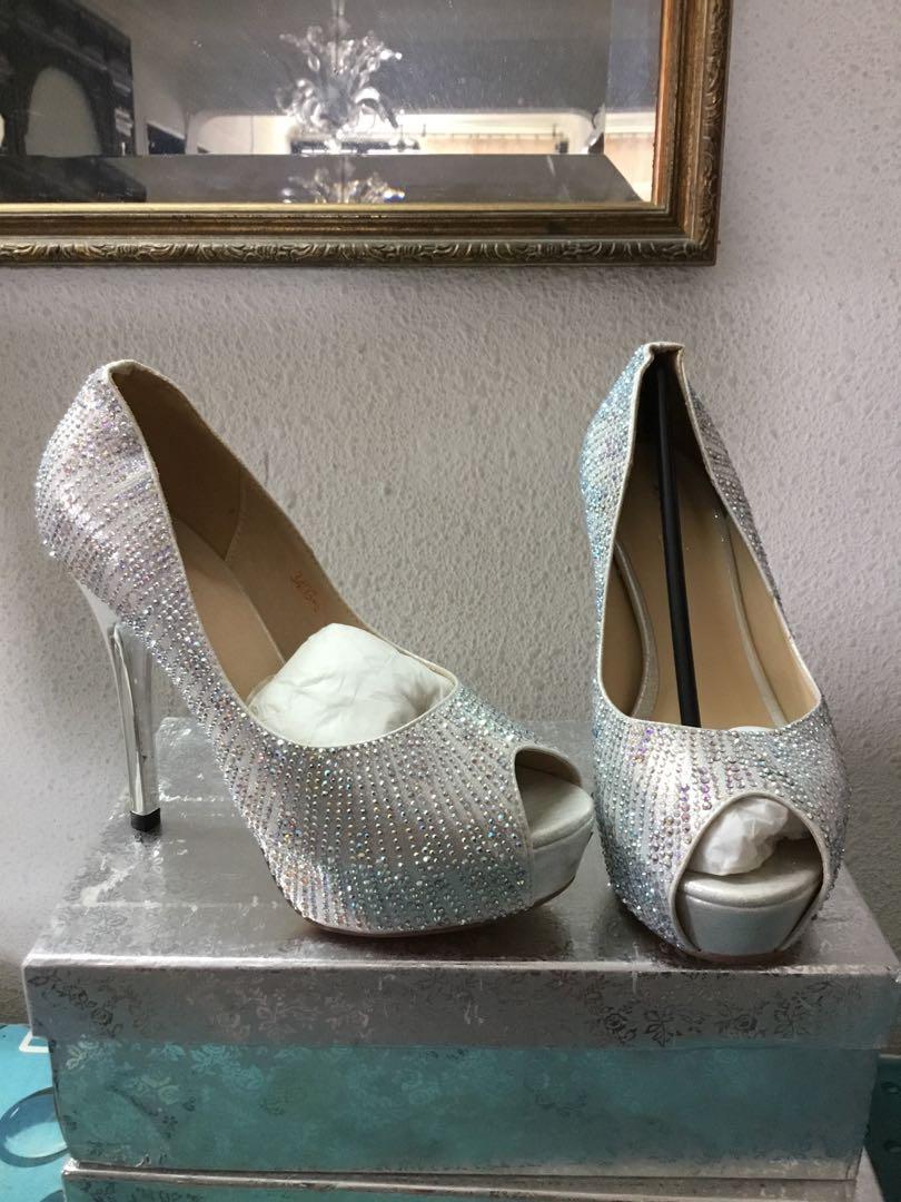 Silver Swarovski crystals shoes new not worn Women s Fashion