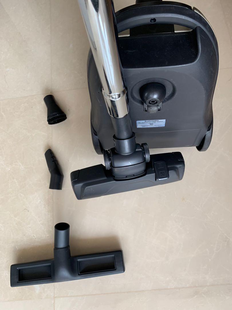 Vacuum Cleaner Electrolux Equipt, TV & Home Appliances, Vacuum Cleaner