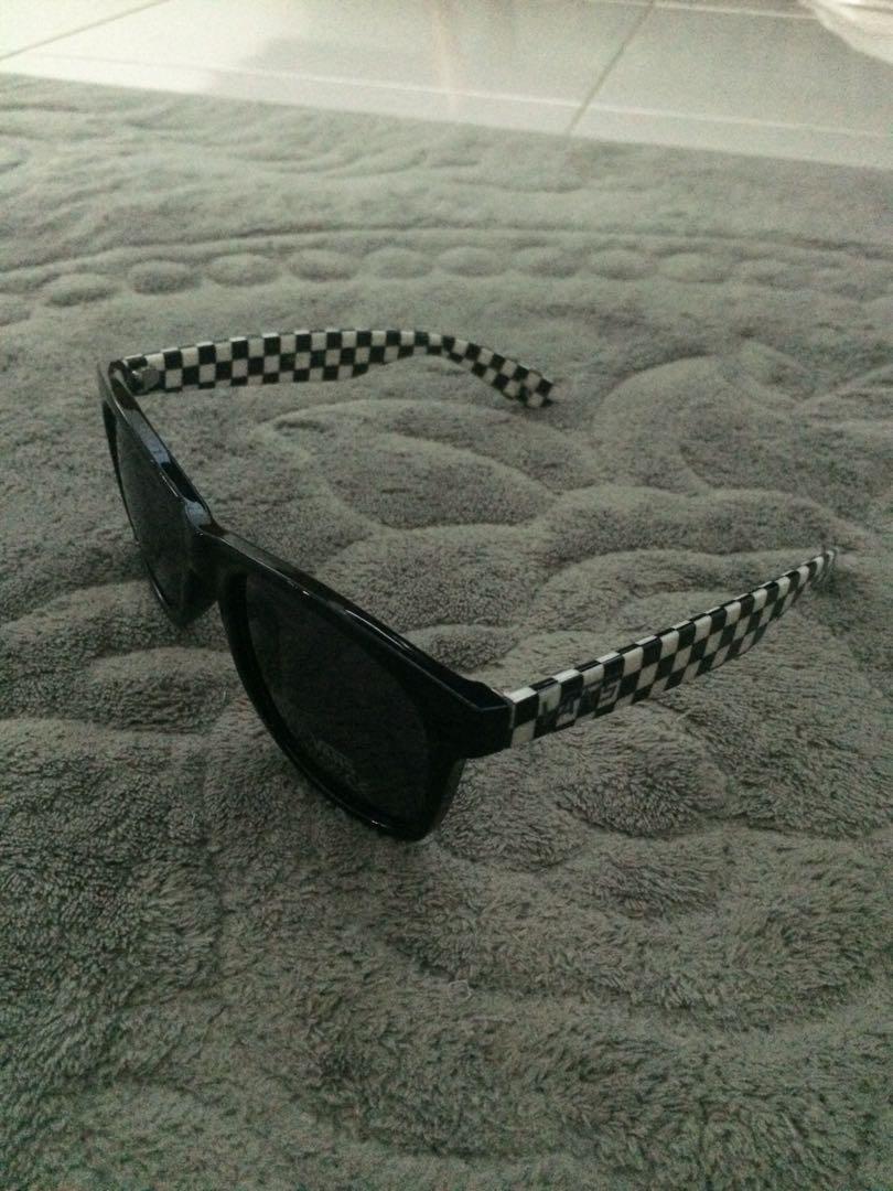 vans checkerboard glasses