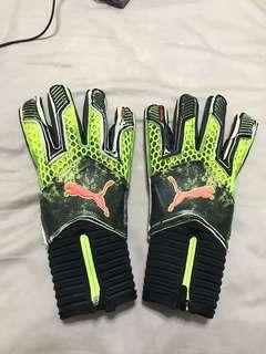 Puma future 18.1 goalkeeper glove