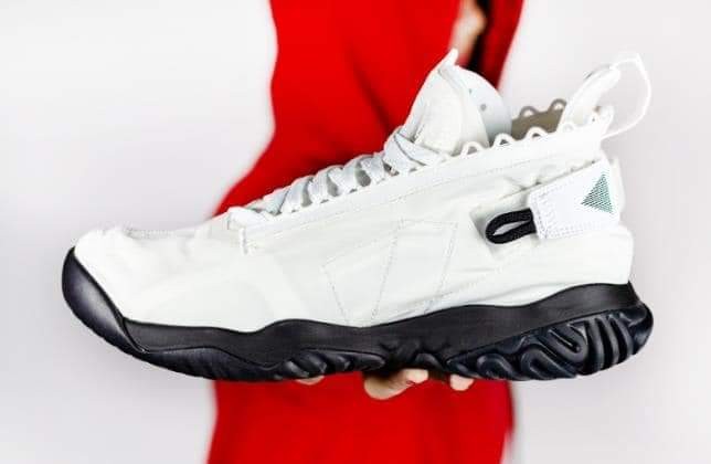 stores that sell jordan 26