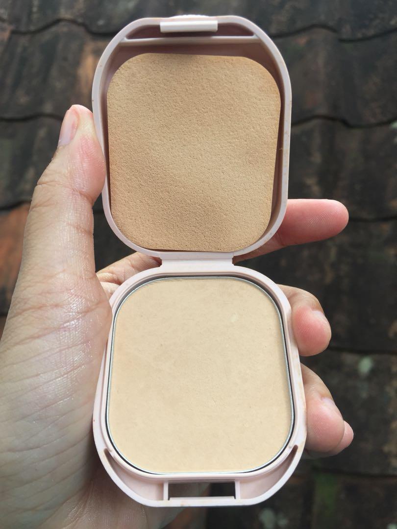 Bedak Padat Merk Pixy No 01 Fair Ochre Expired 2021 Baru Di Pakai Beberapa Kali Masih Bagus Kesehatan Kecantikan Rias Wajah Di Carousell