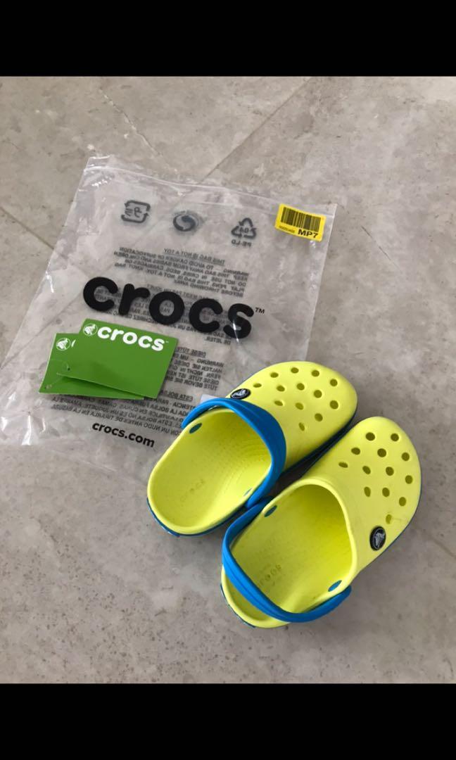 crocs suntec city