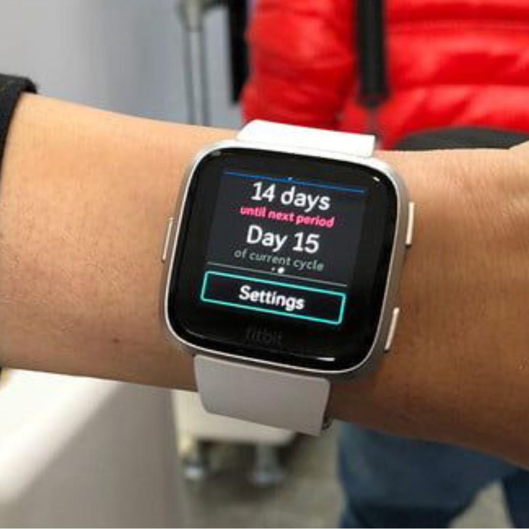 versa fitbit grey