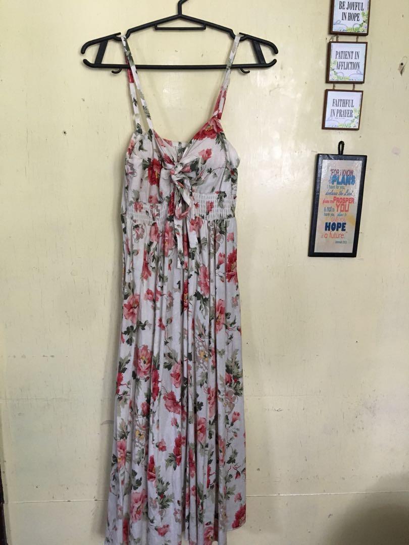 FLORAL DRESS (Category: Dresses) located in Pasay City. Submitted by accsilver (Listing ID 221204133, Image 2). Description: .