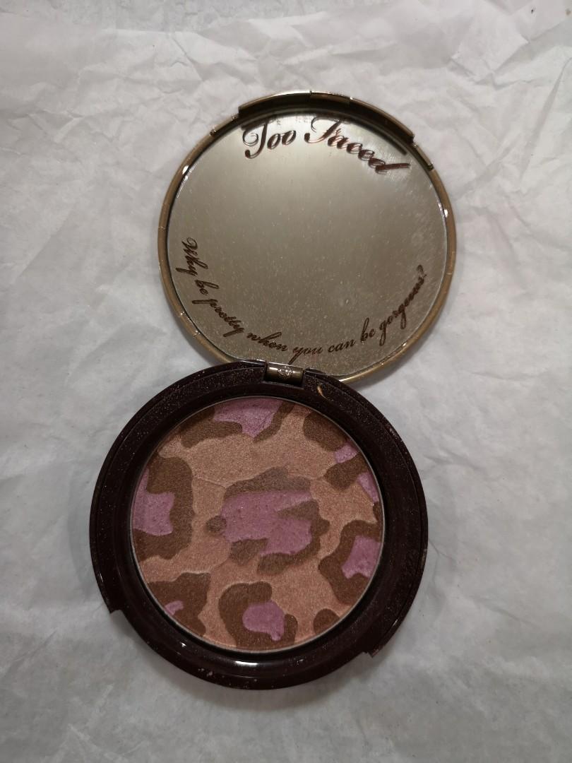 Too Faced Pink Leopard Brightening Bronzer (Category: Face Care) located in Quezon City. Submitted by boughtthewrongmodel (Listing ID 221267631, Image 2). Description: Too Faced Pink Leopard Brightening Bronzer Very good condition, lightly used.