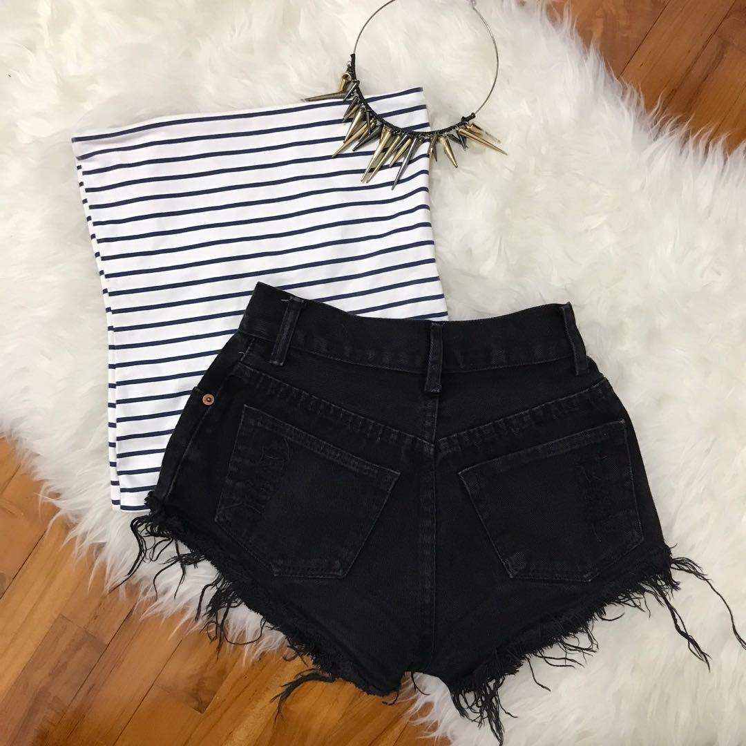 black ripped short