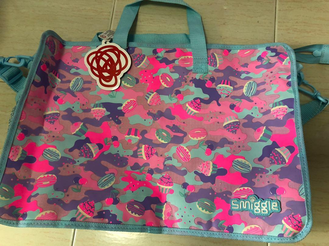 smiggle folio bag