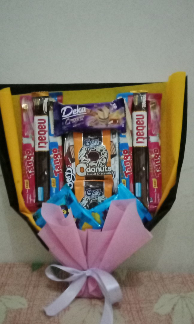 Buket Snack Buket Jajan Buket Wisuda Kado Wisuda Bouket Makanan Buket Makanan Murah Serba Serbi Others Di Carousell