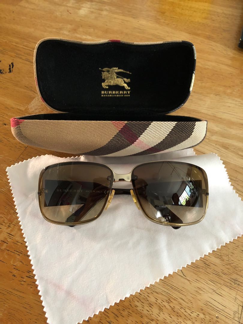 Burberry Sunglasses Brown/Gold Excellent Condition 100% AUTHENTIC, Women's  Fashion, Watches & Accessories, Sunglasses & Eyewear on Carousell
